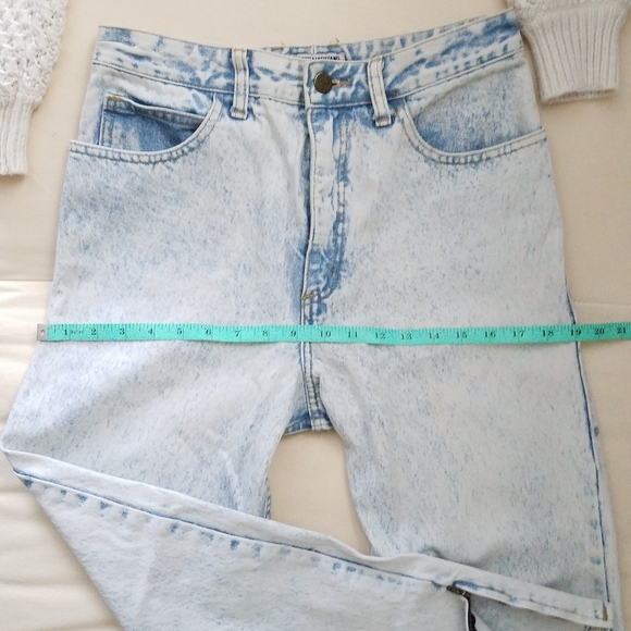 Rare Vintage Light Wash Guess Jeans size 30 - Picture 4 of 10